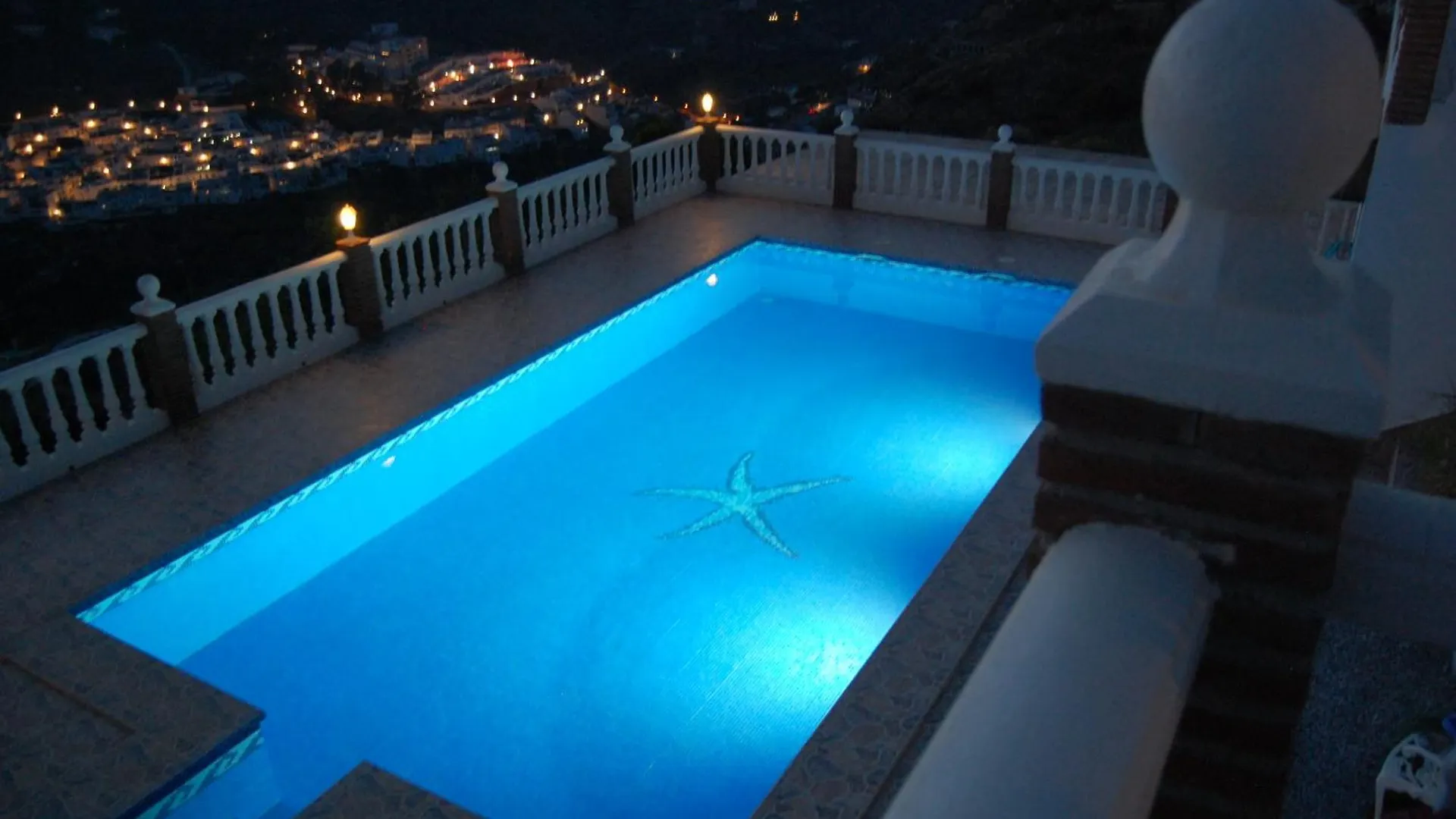 Der Thron Von Torrox - Villa Sorpresa 0*,  İspanya