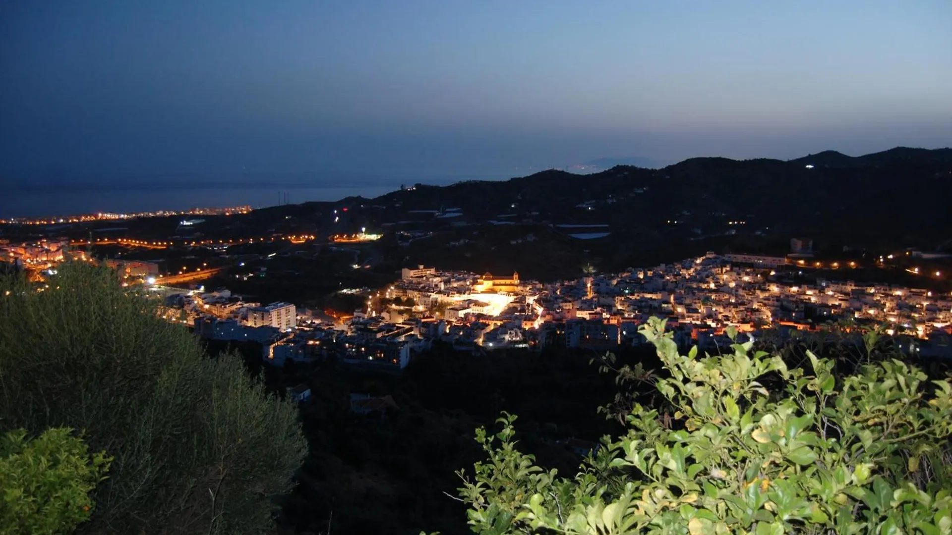 Der Thron Von Torrox - Villa Sorpresa